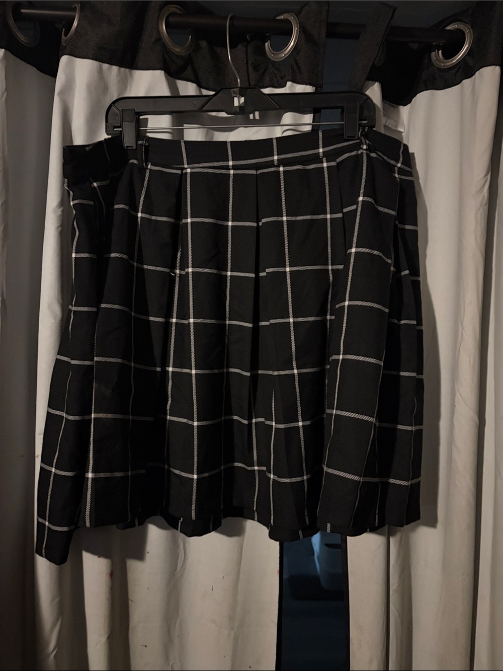 Hot Topic Black Windowpane Pleated Skater Skirt